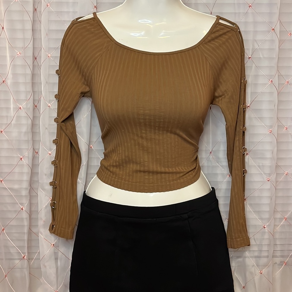 Brown top size Small